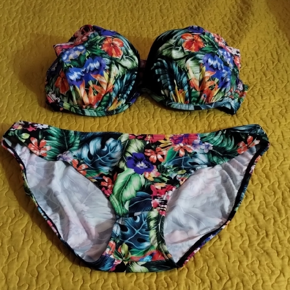 VENUS Multicolor Floral Bikini